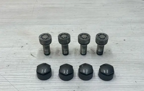 Audi Q2 - Nuts/bolts 