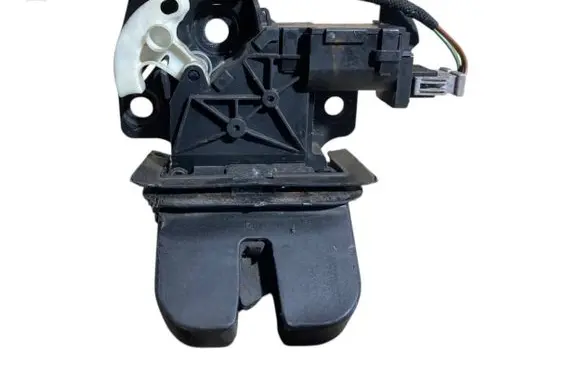 Audi A6 S6 C6 4F Tailgate/trunk/boot lock/catch/latch 8P4827505B
