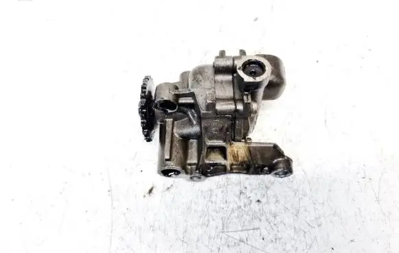 Skoda Fabia Mk2 (5J) Oil pump 045115105c