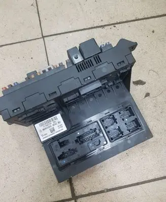 Mercedes-Benz E W211 Fuse box set 2115457701