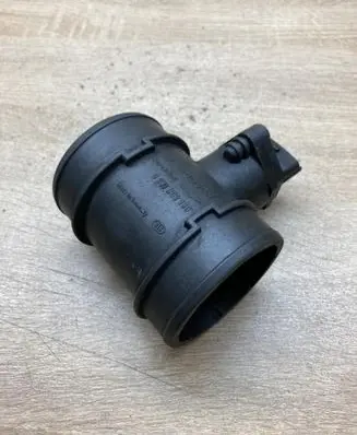 Opel Vectra B Mass air flow meter 0281002180