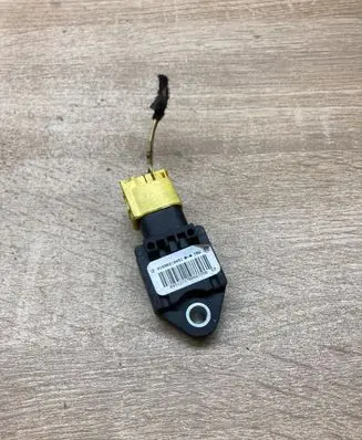 Mercedes-Benz B W245 Airbag deployment crash/impact sensor A1698210451