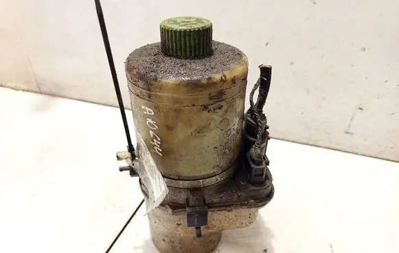 Volkswagen Polo IV 9N3 Power steering pump 6q0423371