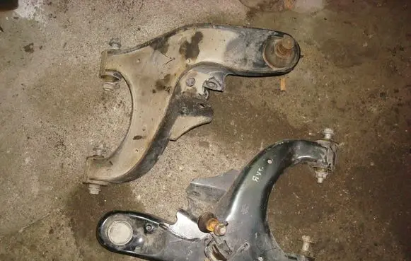 Nissan Pathfinder R51 Rear upper control arm/wishbone 551A1EB300