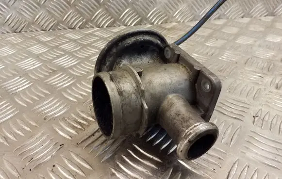 BMW 5 E39 Engine shut-off valve 7785789 72252302