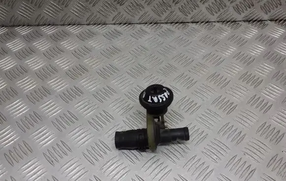 Volkswagen PASSAT B5 Coolant heater control valve 4A0819809