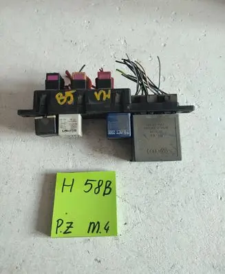 Volkswagen PASSAT B5 Other relay 8D0951253
