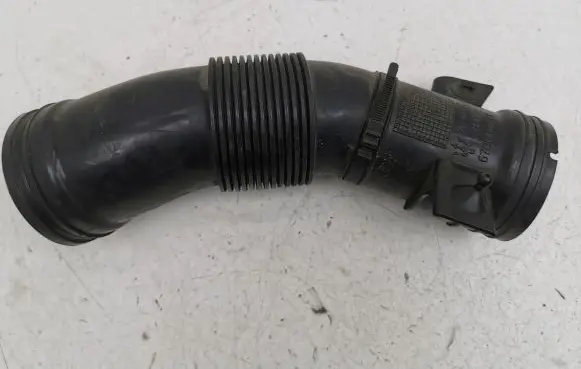 Maserati Ghibli Air intake hose/pipe 670004643