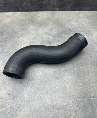 BMW 5 E39 Intercooler hose/pipe 2246718