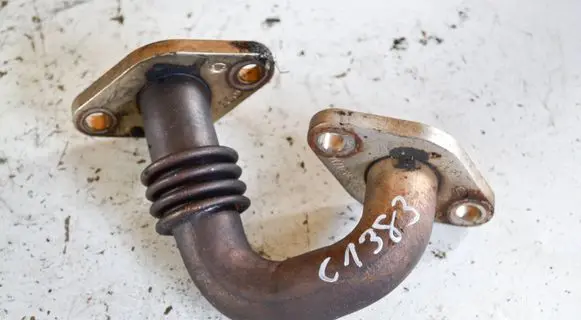Volkswagen PASSAT B6 EGR valve line/pipe/hose 03G131521AM