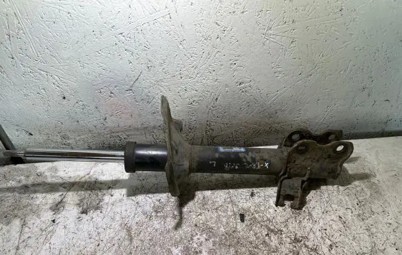 Nissan X-Trail T30 Front shock absorber/damper