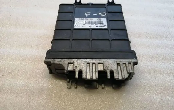 Volkswagen Golf III Engine control unit/module 030906026K 0261200750
