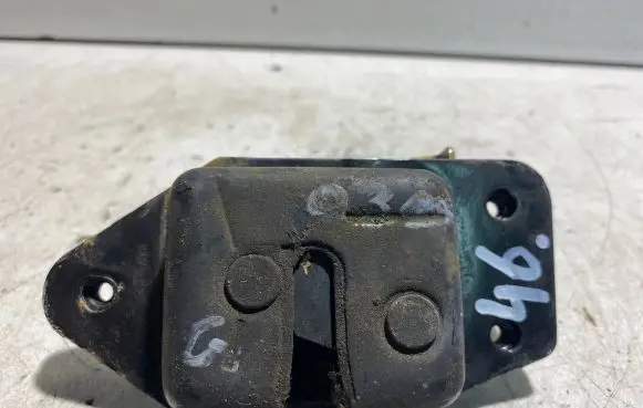 Loading door lock