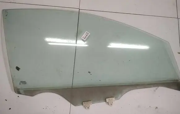 Nissan Tiida C11 Front door window glass four-door AS2
