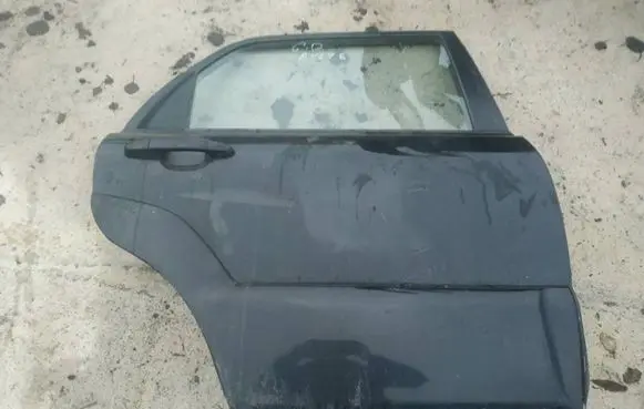 KIA Sportage Rear door juodos