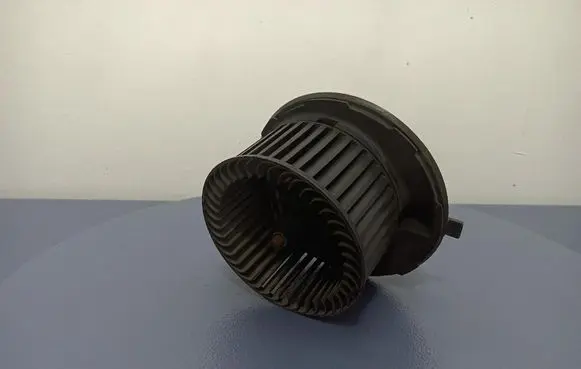 Volkswagen Touran I Heater fan/blower 1K1819015