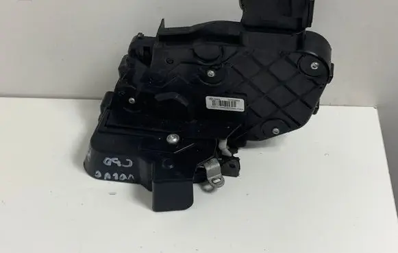 Volvo C30 Front door lock 30753664