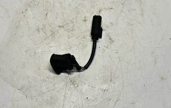 BMW 5 E39 Windshield washer spray nozzle 8361039 61668361039