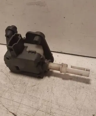 Audi A6 S6 C5 4B Tailgate boot lock/latch motor 8E9827833