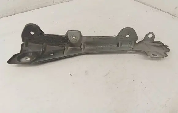 Mercedes-Benz GL X164 Fender mounting bracket 21415037
