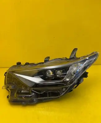 Toyota Auris E180 Headlight/headlamp 81150-02K60