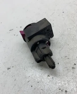 Audi A6 S6 C6 4F Brake pedal sensor switch 914689963B 14689962
