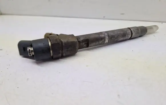 Mercedes-Benz A W168 Fuel injector 0445110015 6680700287