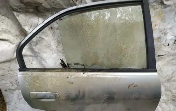 Mitsubishi Galant Rear door sidabrinis