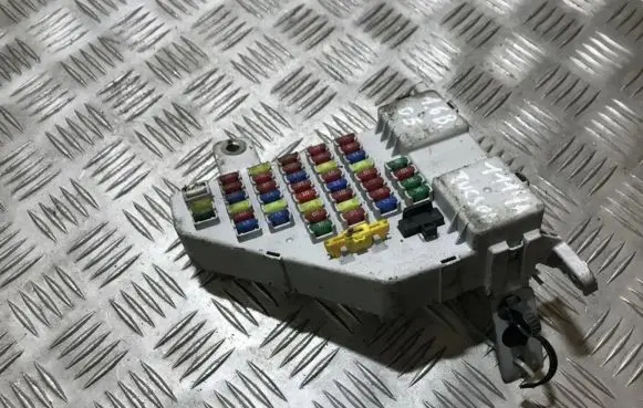 Hyundai Tucson JM Fuse box set 911102e501 91110-2e501