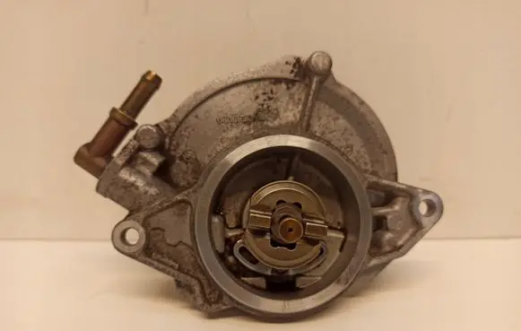 Audi A4 S4 B8 8K Vacuum pump 057145100AF