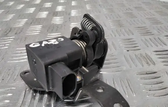 Mercedes-Benz E W210 Accelerator throttle pedal A0125423317
