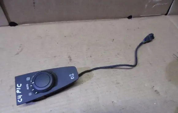 Citroen C4 I Picasso Interior fan control switch 9659796877