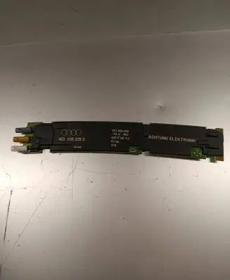 Audi A8 S8 D3 4E Aerial antenna amplifier 4E0035225S