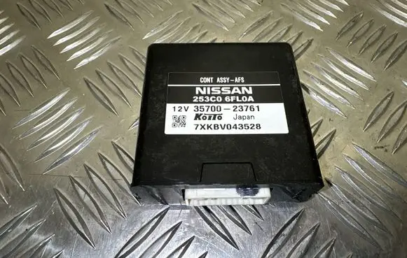 Nissan X-Trail T32 Light module LCM 3570023761
