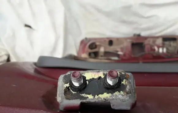 Mazda 626 Tailgate/trunk/boot hinge
