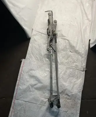 Mitsubishi L200 Windshield/front glass wiper blade 