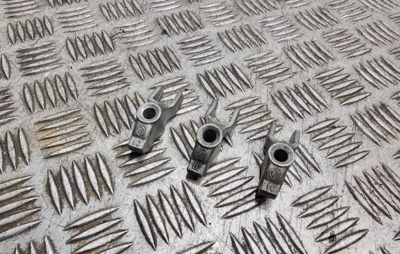 Opel Insignia A Fuel Injector clamp holder