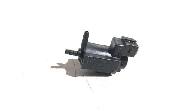 Volvo S60 Turbo solenoid valve 30611668