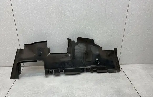 Audi Q3 8U Intercooler air guide/duct channel 8U0121284C