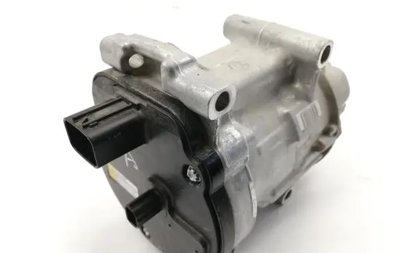 Toyota Yaris Cross Air conditioning (A/C) compressor (pump) 0424000741