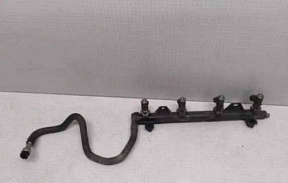Volkswagen Golf V Fuel injectors set 038133723AE