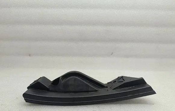 Volkswagen Touran I Front bumper mounting bracket 1T0807890A