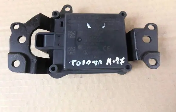 Toyota C-HR I Distronic sensor radar 88210F4010