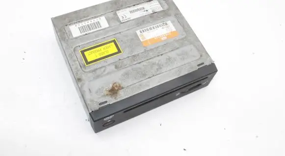 Land Rover Range Rover Sport L320 CD/DVD changer YIB500120