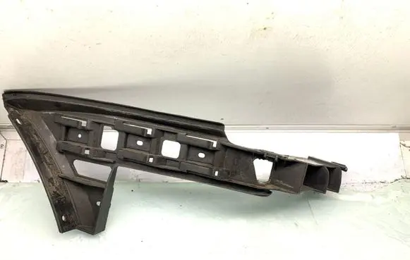 Volkswagen Touran I Bumper support mounting bracket corner 1T0807375C