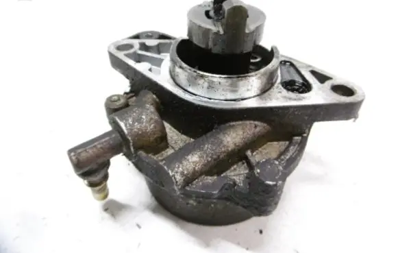 Opel Combo C Vacuum pump