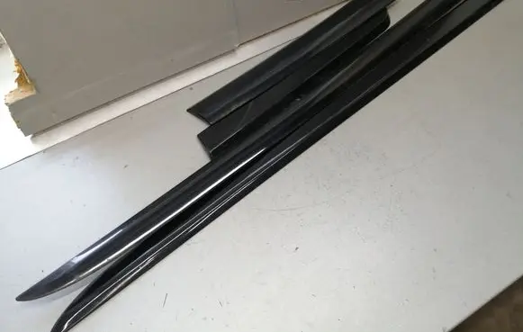 Opel Astra H Front door trim (molding) 24461105 24461108 24461111