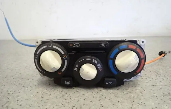 Nissan Micra Climate control/heater control trim 