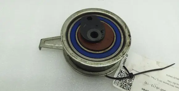 Volkswagen Golf VII Timing belt/chain tensioner 04L109243F
