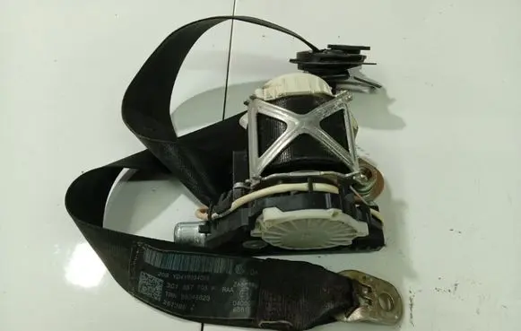 Volkswagen PASSAT B6 Front seatbelt YD41933405